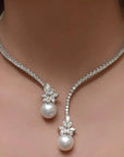 Elegant Shiny Necklace with Pearls Made of Sterling Silver
