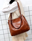 Elegant Leather Bag with Contemporary Flair