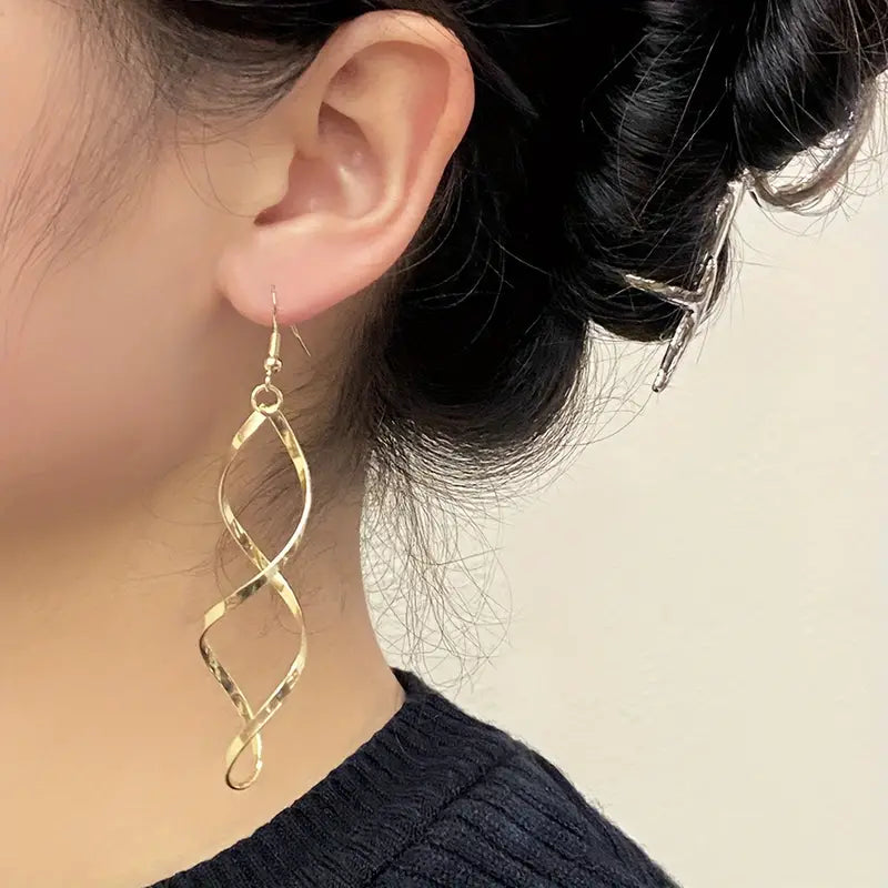 Elegant Spiral Earrings with Modern Twist