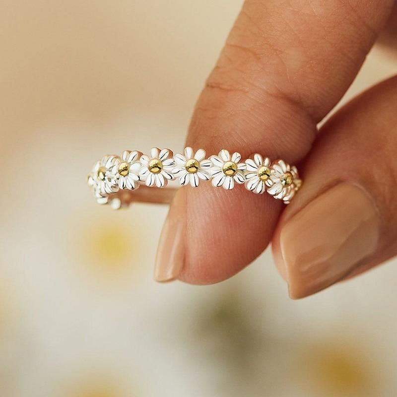 Hand-Painted Daisy Ring in Silver