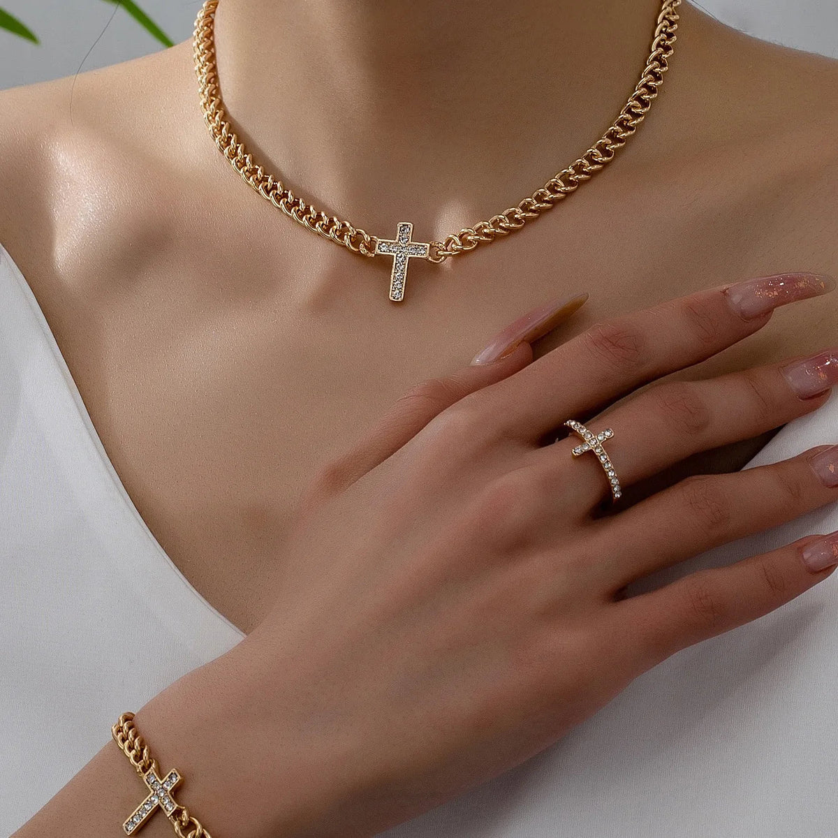 Refined Jewelry Set with Delicate Shine