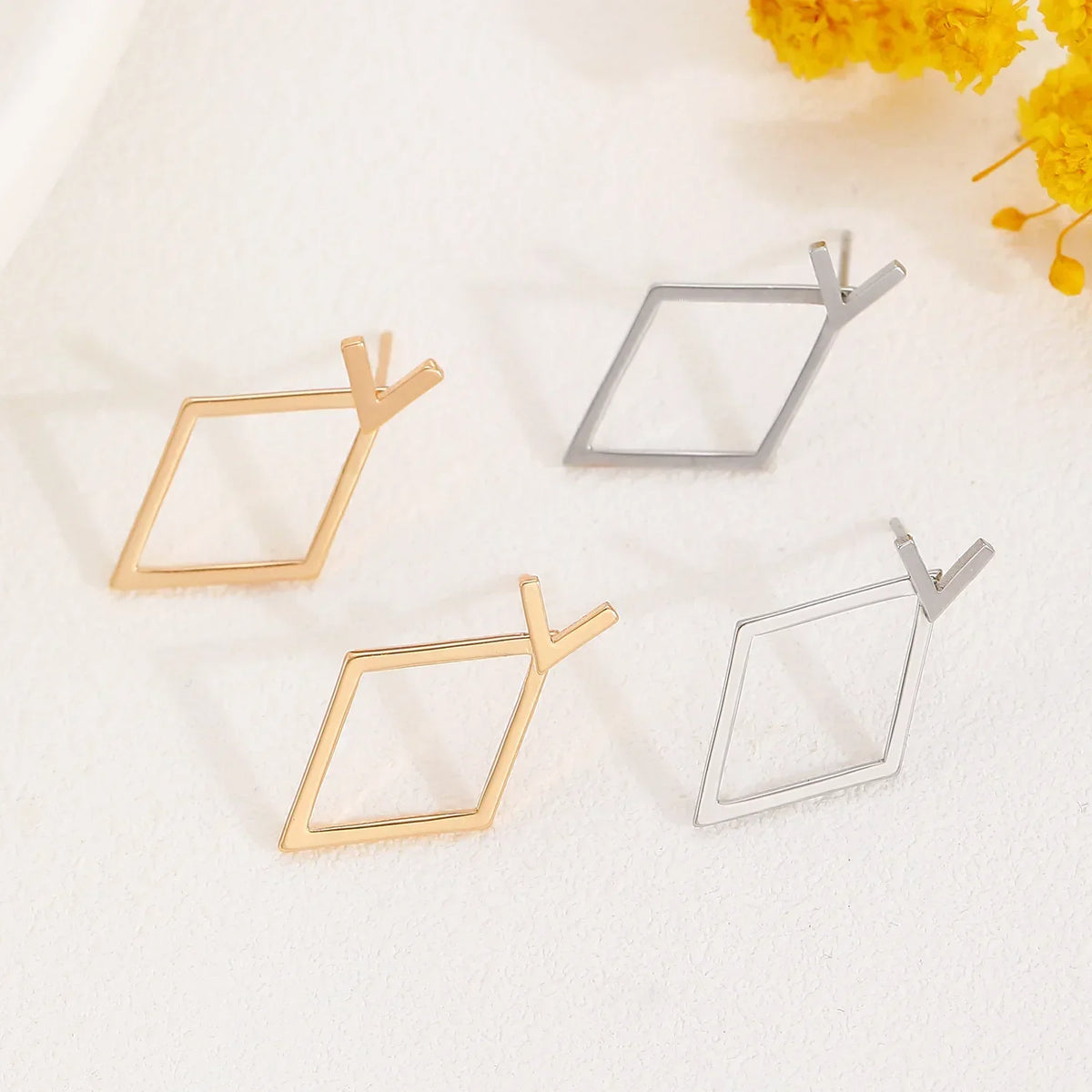 Refined Chic Earrings with Dual-Wear Design