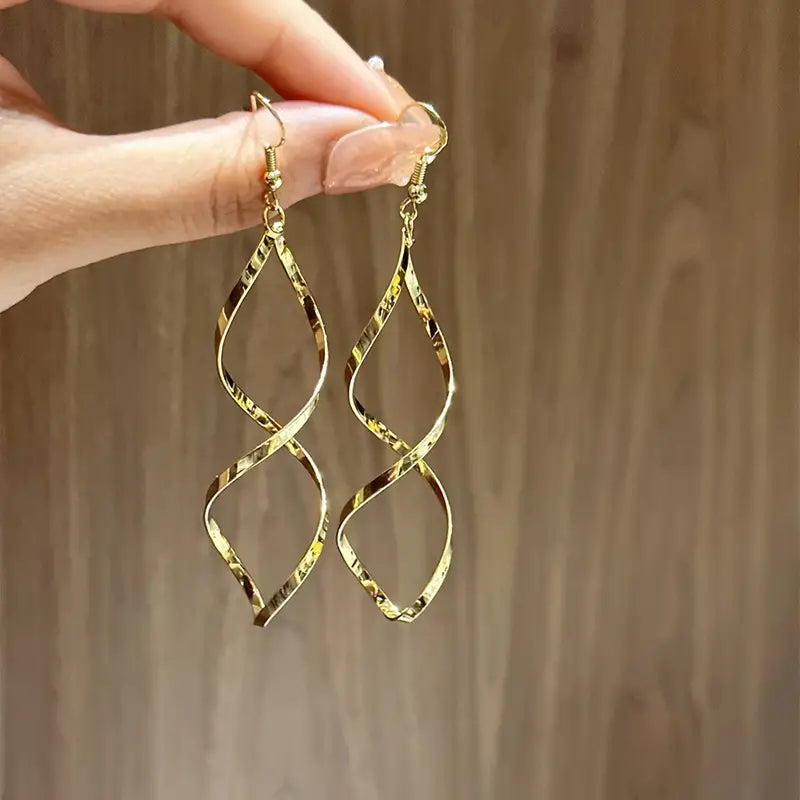 Elegant Spiral Earrings with Modern Twist